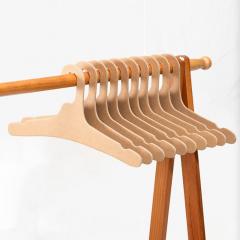 Kleiderbügel aus recycelbarem und biologisch abbaubarem Papier.